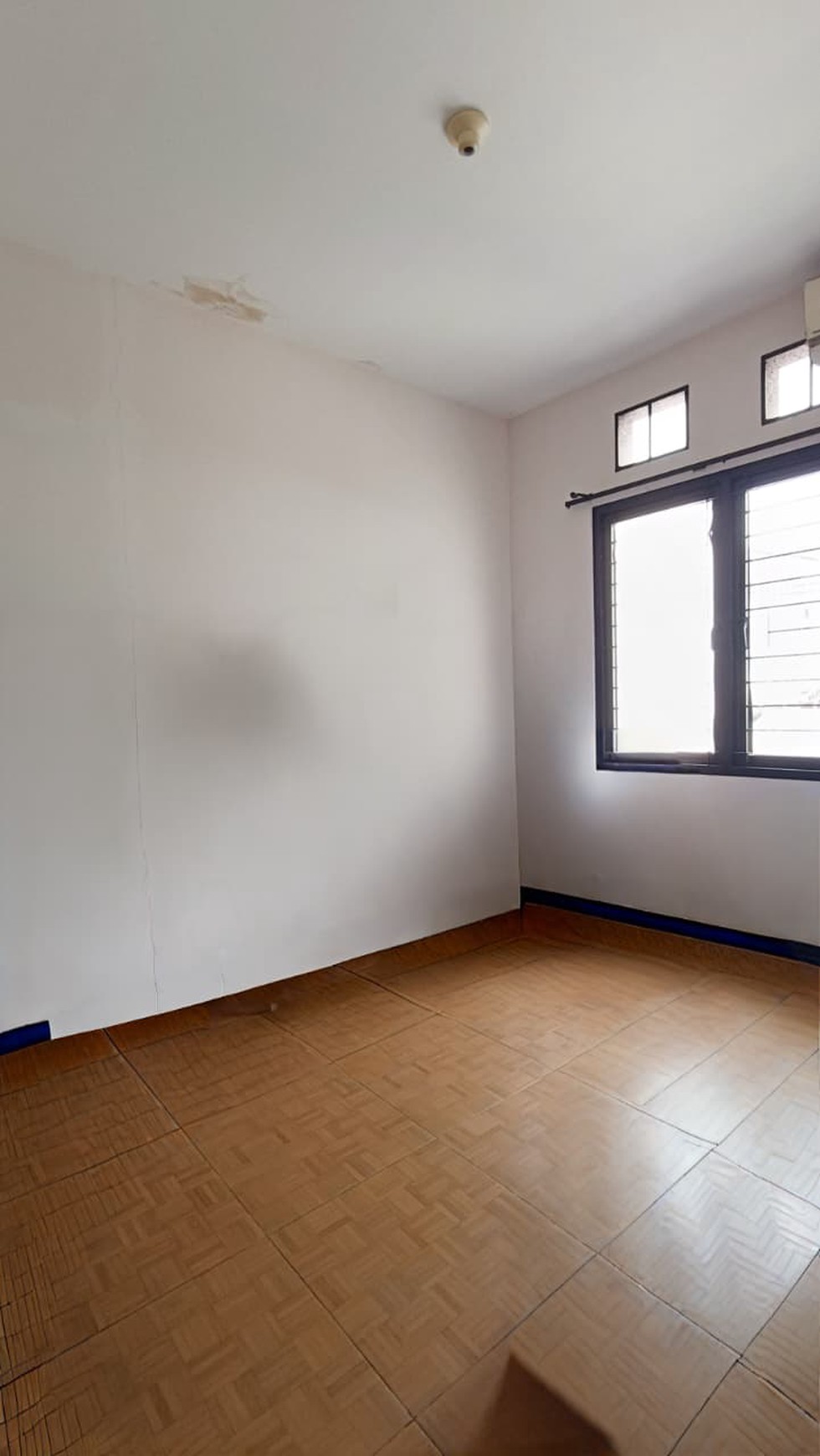 Hunian murah dengan sentuhan bata merah ekspos di Bintaro Jaya