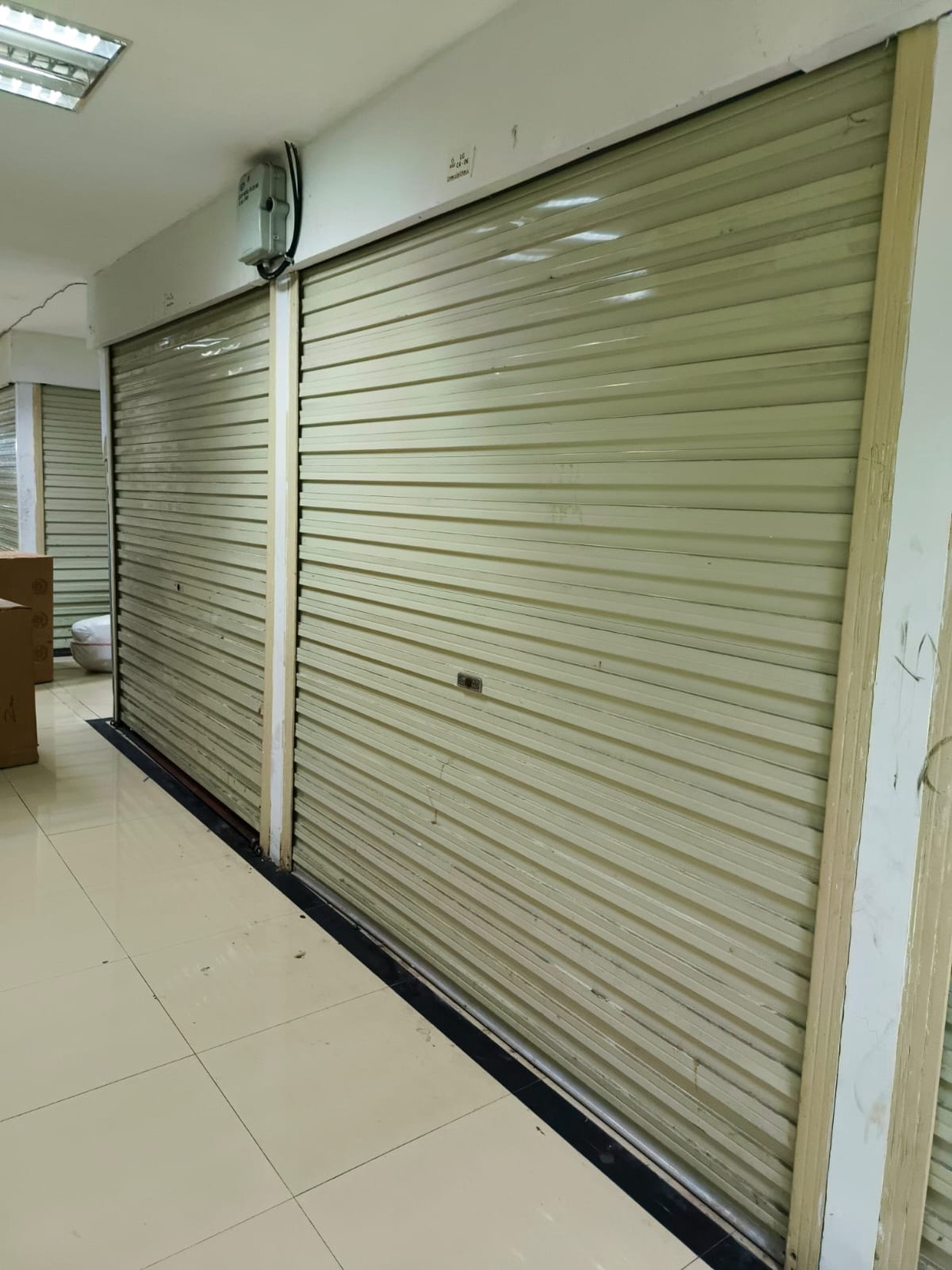 DIJUAL CEPAT Stan Toko Langsung Dapat 2 Unit di Surabaya Pusat !