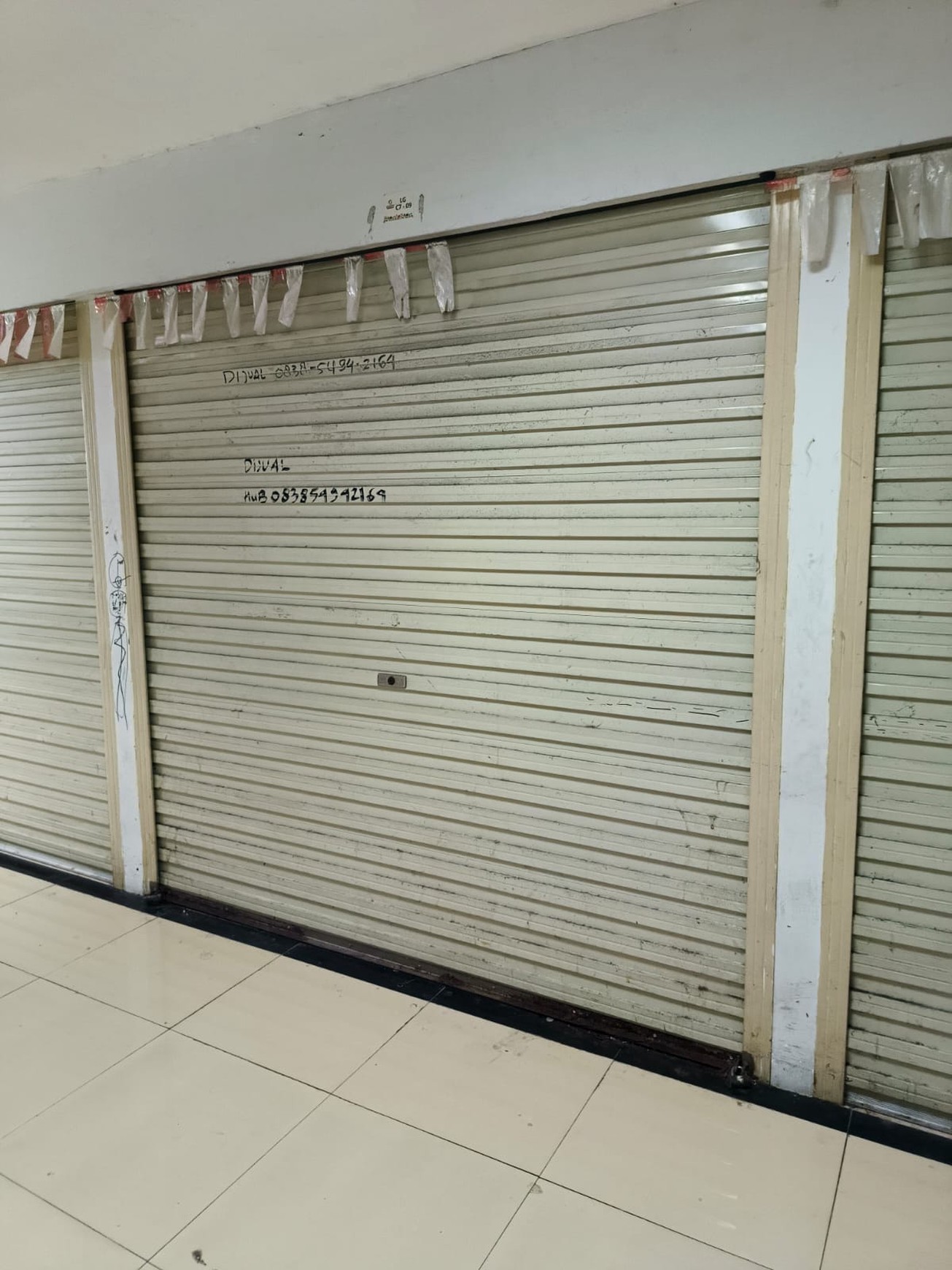 DIJUAL CEPAT Stan Toko Langsung Dapat 2 Unit di Surabaya Pusat !