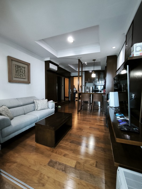 Luxurious Apartemen Residence 8