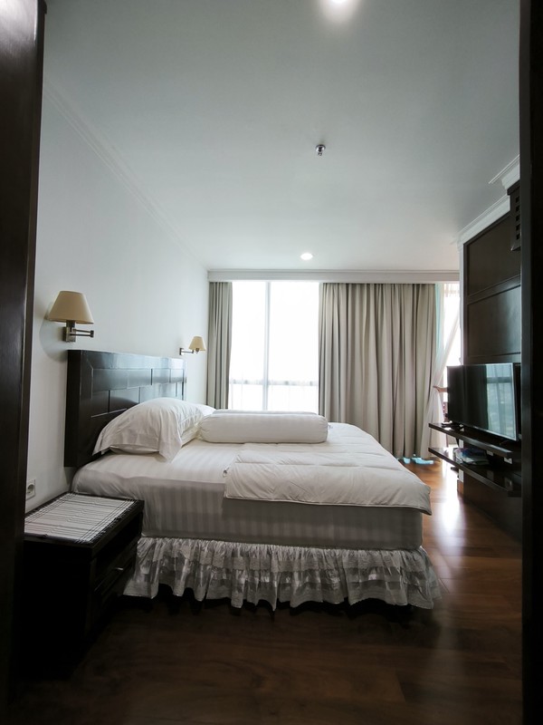 Luxurious Apartemen Residence 8