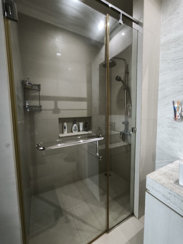Luxurious Apartemen Residence 8