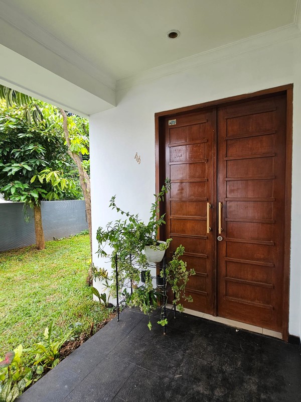 Rumah Cantik Siap Huni dan Lokasi Strategis @Kebon Jeruk