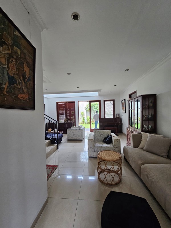 Rumah Cantik Siap Huni dan Lokasi Strategis @Kebon Jeruk