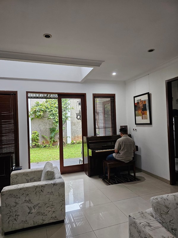 Rumah Cantik Siap Huni dan Lokasi Strategis @Kebon Jeruk