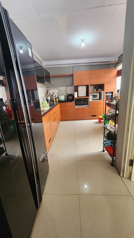 rumah 2 lantai di Suvarna sutera,cikupa tangerang 