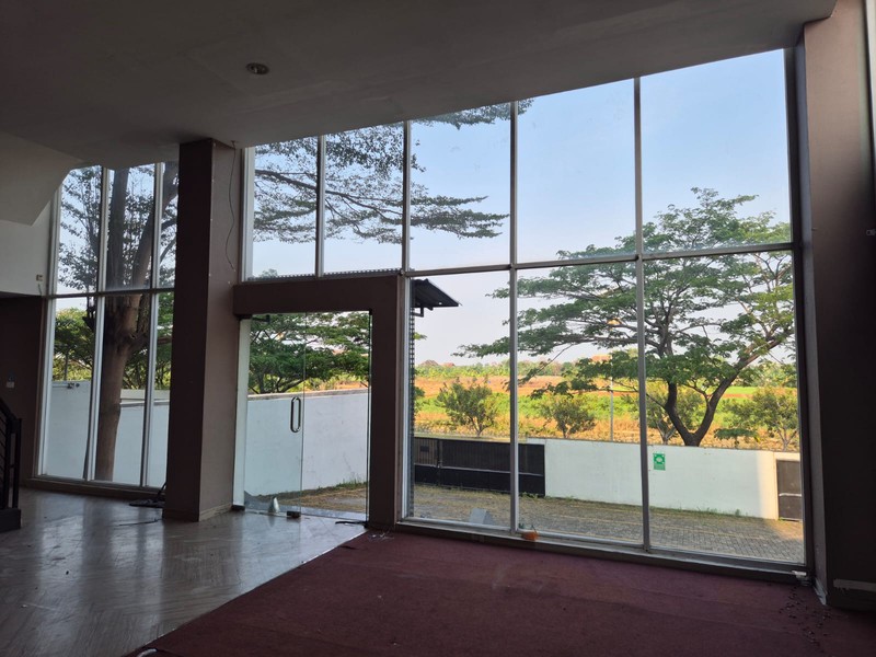 Gedung Commercial 4 lantai di Kota Harapan Indah Bekasi