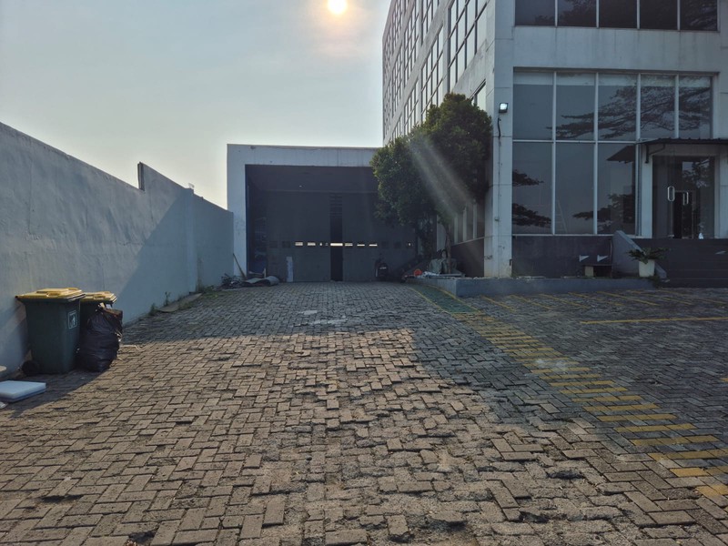 Gedung Commercial 4 lantai di Kota Harapan Indah Bekasi