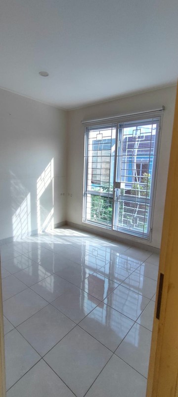 Termurah. Rumah modern cluster Martinez, Gading Serpong