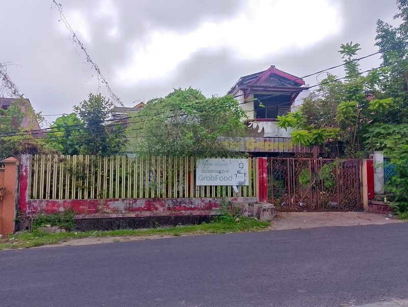 Dijual Rumah murah Pinggir jalan di dekat stadion Pahoman