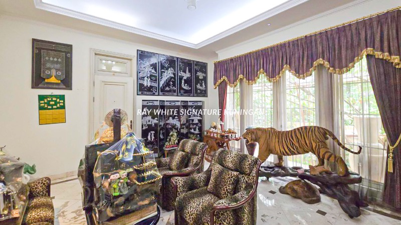 Rumah Mewah di Jl Denpasar II Mega Kuningan