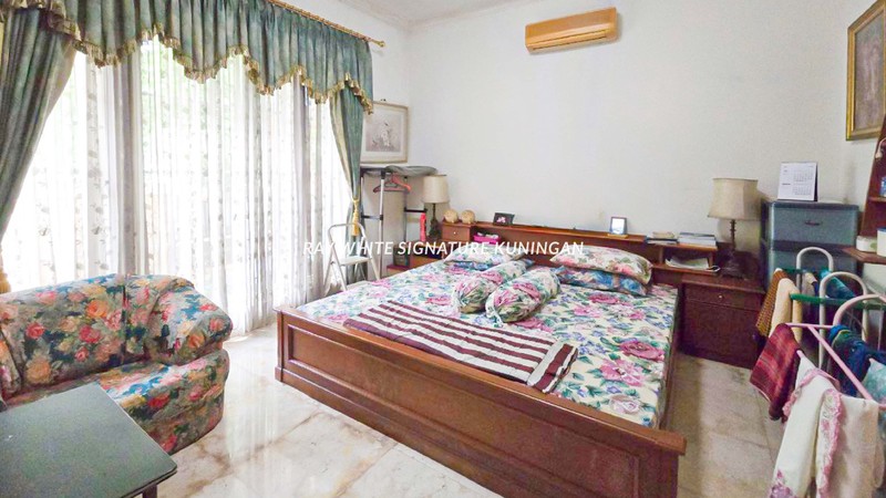 Rumah Mewah di Jl Denpasar II Mega Kuningan