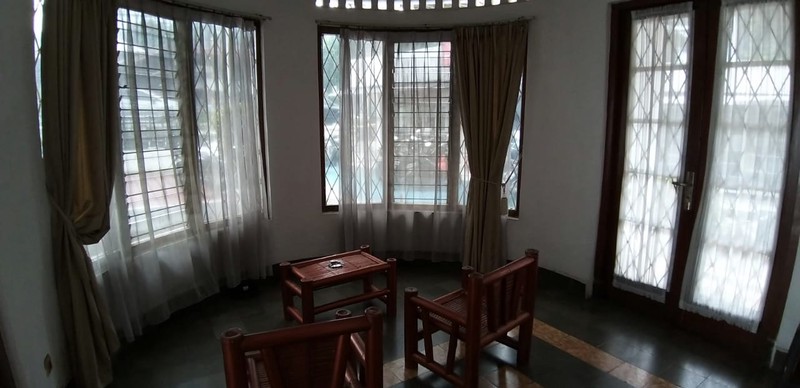 Dijual Rumah Cocok Untuk Tempat Usaha Area Komersial Di Jl. Kyai Maja, Jakarta Selatan