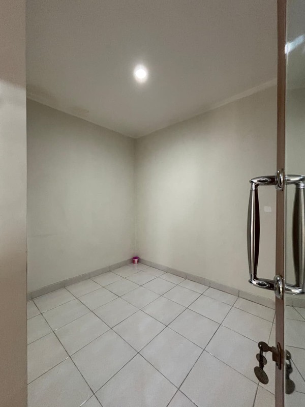 Rumah Bagus,baru selesai Renovasi,securty 24 jam di Bintaro Jaya 9.