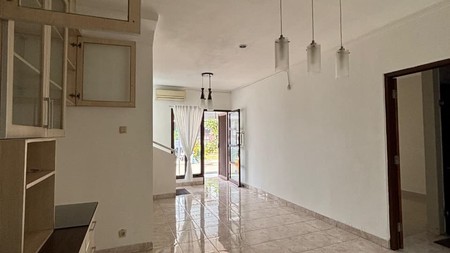 Rumah Bagus,baru selesai Renovasi,securty 24 jam di Bintaro Jaya 9.
