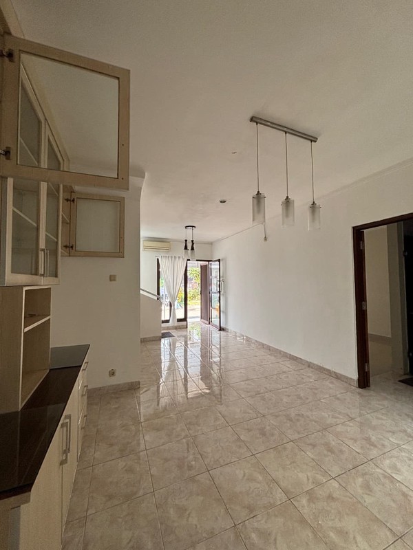 Rumah Bagus,baru selesai Renovasi,securty 24 jam di Bintaro Jaya 9.