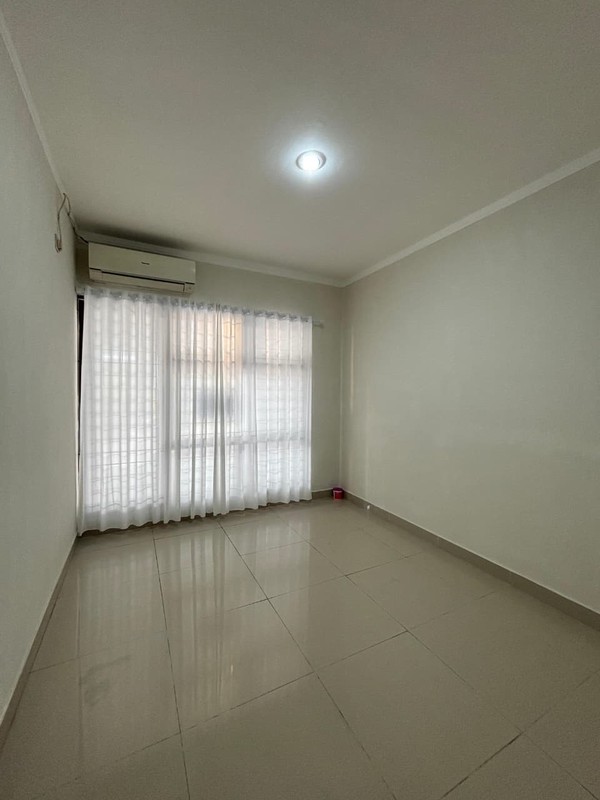 Rumah Bagus,baru selesai Renovasi,securty 24 jam di Bintaro Jaya 9.
