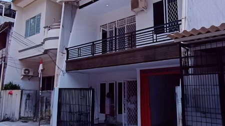 Rumah Dijual di Jelambar