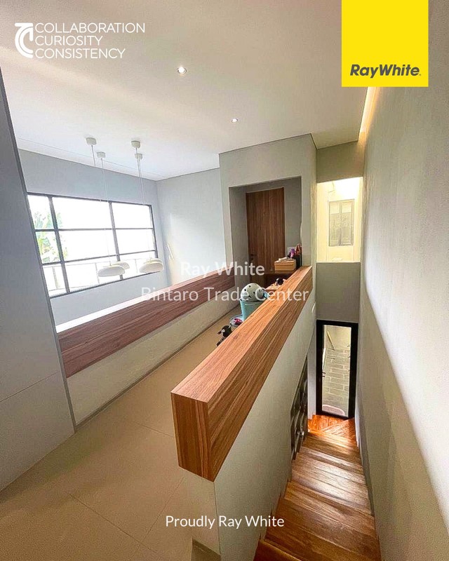 Rumah di Bintaro 2½ Lantai KT 4+1 KM 5+1 Surat SHM Lokasi Strategis