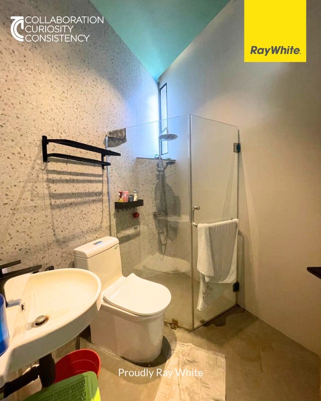 Rumah di Bintaro 2½ Lantai KT 4+1 KM 5+1 Surat SHM Lokasi Strategis