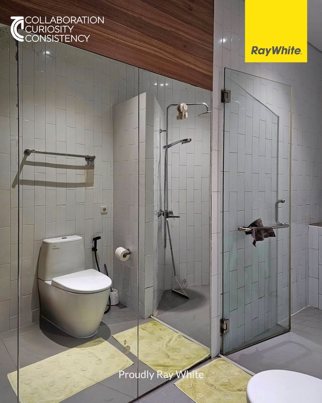 Rumah di Bintaro 2½ Lantai KT 4+1 KM 5+1 Surat SHM Lokasi Strategis