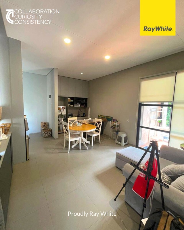 Rumah di Bintaro 2½ Lantai KT 4+1 KM 5+1 Surat SHM Lokasi Strategis