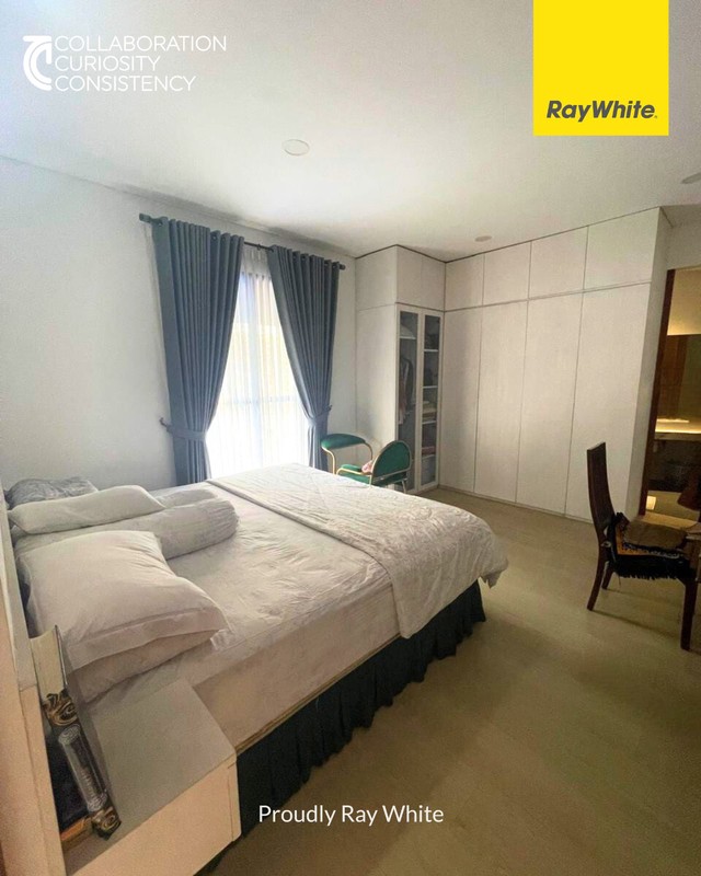 Rumah di Bintaro 2½ Lantai KT 4+1 KM 5+1 Surat SHM Lokasi Strategis