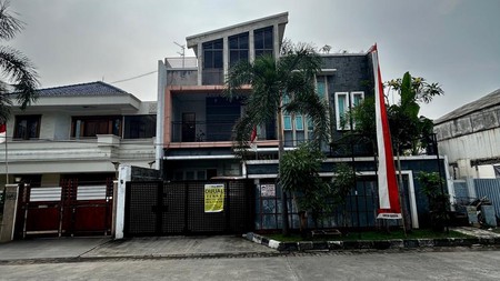 Rumah Dijual di Green Garden