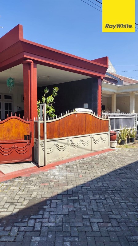 Dijual Rumah 2 lantai di Nginden Baru Surabaya