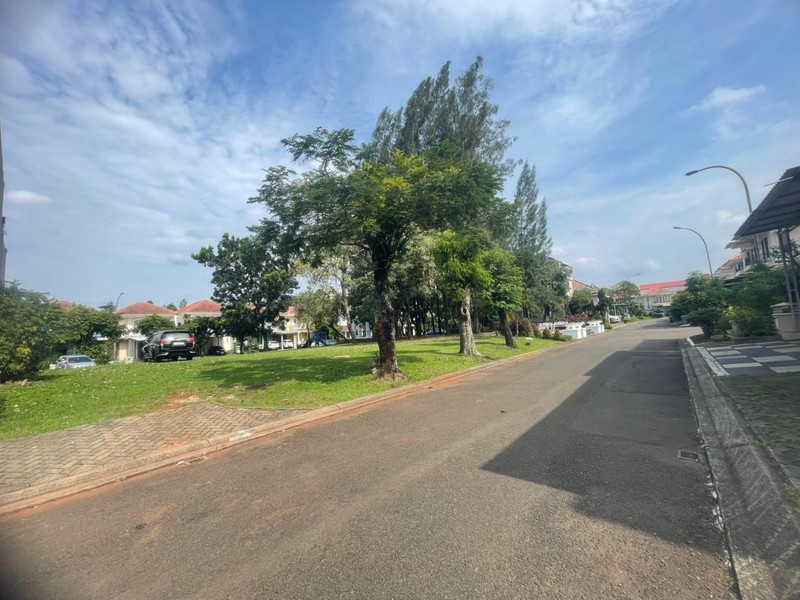 Kavling Siap Bangun Di Cluster Versailles BSD Tangerang Selatan