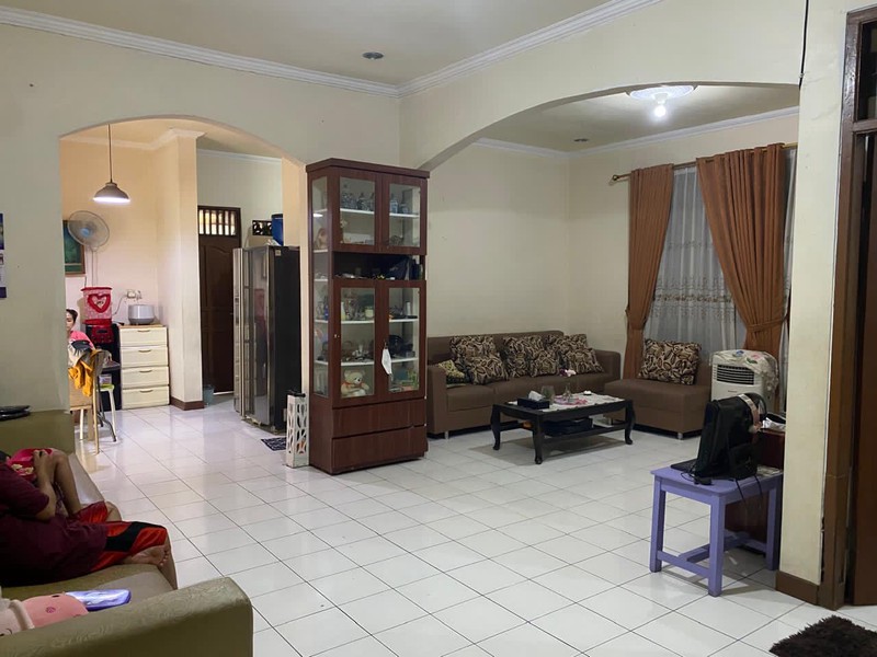 Rumah Luas Siap Huni di Pondok Aren TangSel, KT 2+1 KM 2+1 Surat SHM LT 220 m2 LB 200 m2