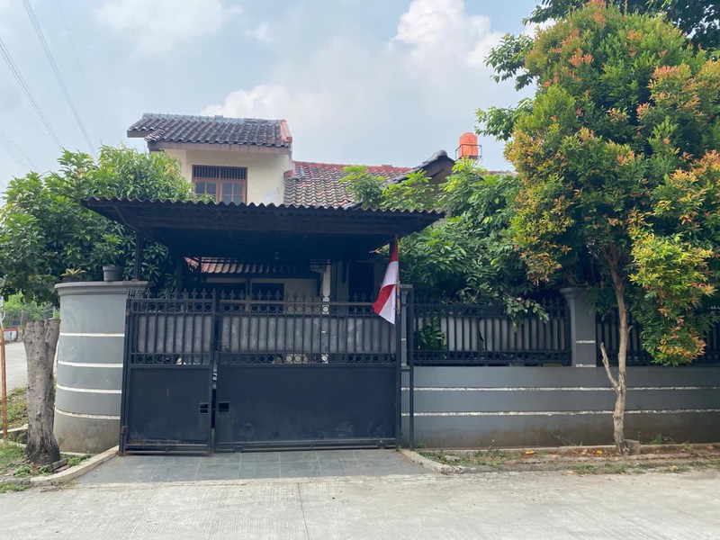 Rumah Luas Siap Huni di Pondok Aren TangSel, KT 2+1 KM 2+1 Surat SHM LT 220 m2 LB 200 m2