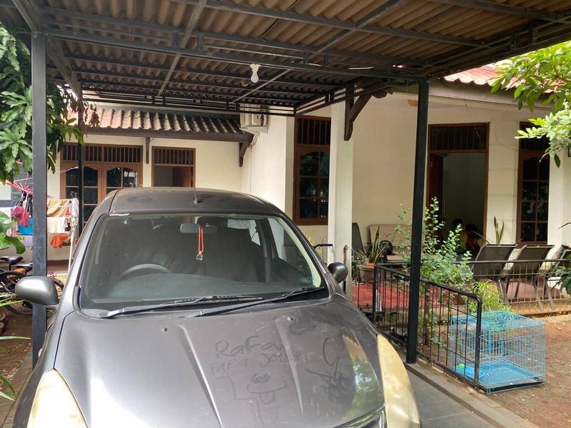 Rumah Luas Siap Huni di Pondok Aren TangSel, KT 2+1 KM 2+1 Surat SHM LT 220 m2 LB 200 m2