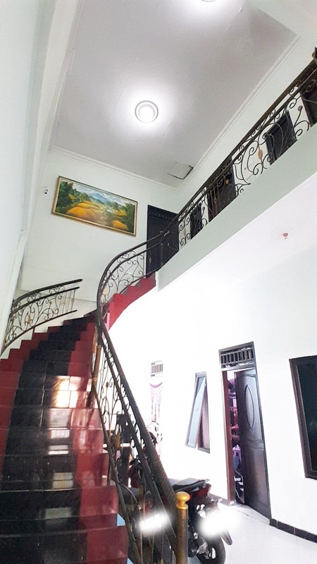 Rumah di Semampir Tengah Surabaya Timur, Bisa untuk usaha Kos2an, Full Furnished, SIAP HUNI