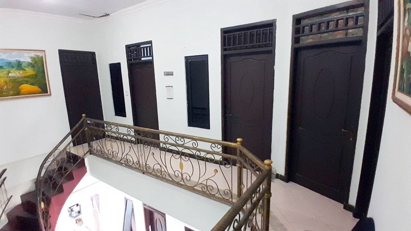 Rumah di Semampir Tengah Surabaya Timur, Bisa untuk usaha Kos2an, Full Furnished, SIAP HUNI
