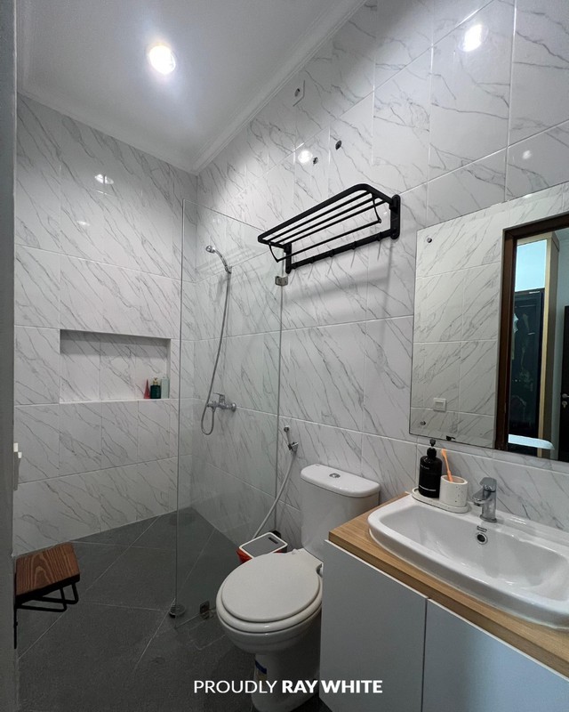 Rumah di SAVIA PARK NUSA LOKA BSD