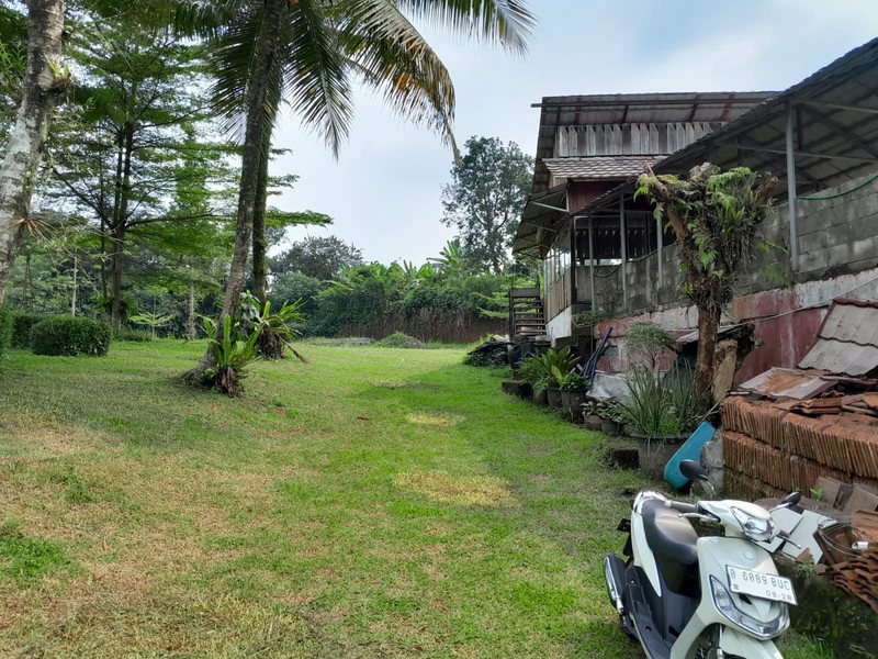 Rumah Bonus Tanah di Jl. Raya Ciomas Cibinong