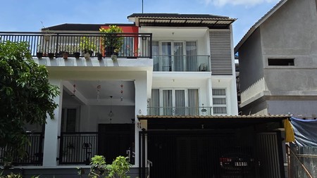 Spesial Rumah depan LITTLE FOREST jogging track di Puspita Loka BSD City