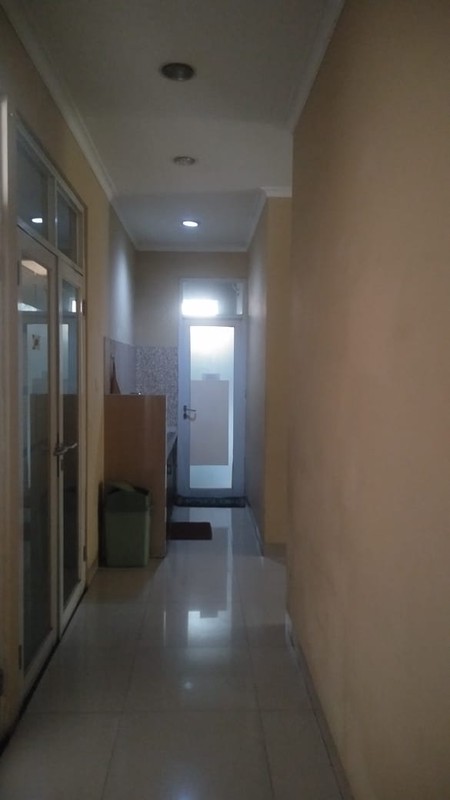 Dijual Ruko 2 Lantai cocok untuk buka usaha lokasi Strategis di Bendungan Hilir, Tanah Abang, Jakarta Pusat.