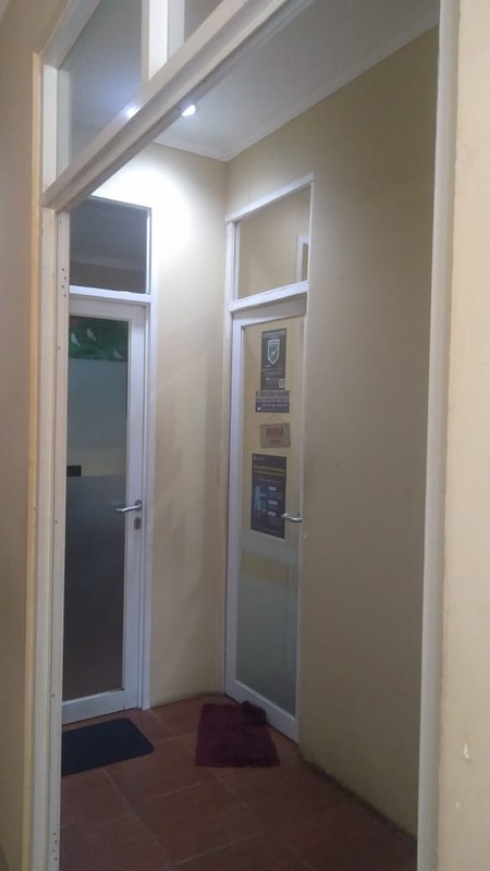 Dijual Ruko 2 Lantai cocok untuk buka usaha lokasi Strategis di Bendungan Hilir, Tanah Abang, Jakarta Pusat.