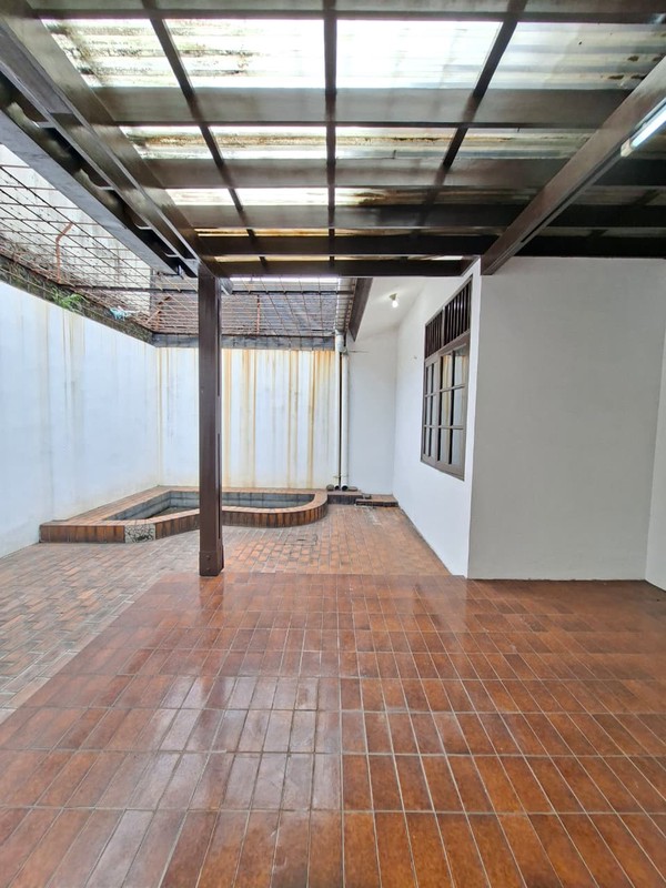 Rumah di Bintaro Sektor 2 KT 3+1 dan KM 3 Surat SHM Sudah Baja Ringan