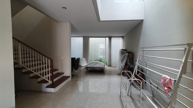 Rumah 2 Lantai Citra Green Lake Surabaya Barat - Dijual