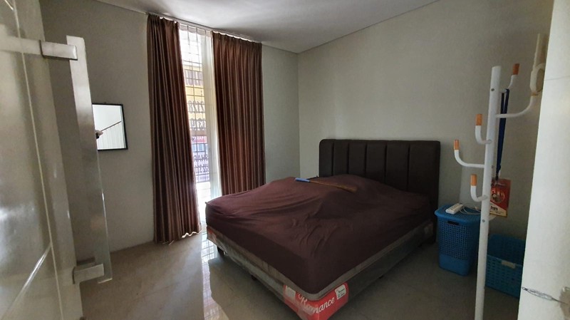 Rumah 2 Lantai Citra Green Lake Surabaya Barat - Dijual