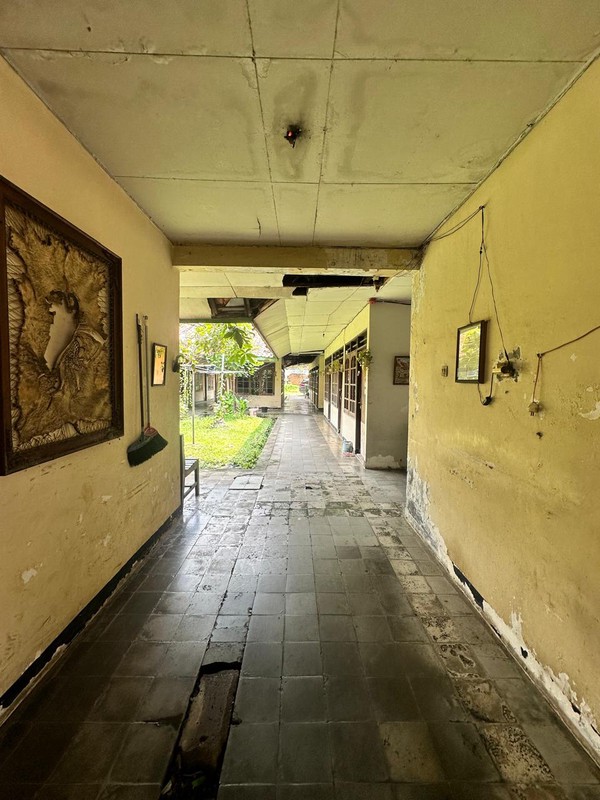 DIJUAL RUMAH LAMA HITUNG TANAH EX KOST KUKUSAN BEJI DEPOK