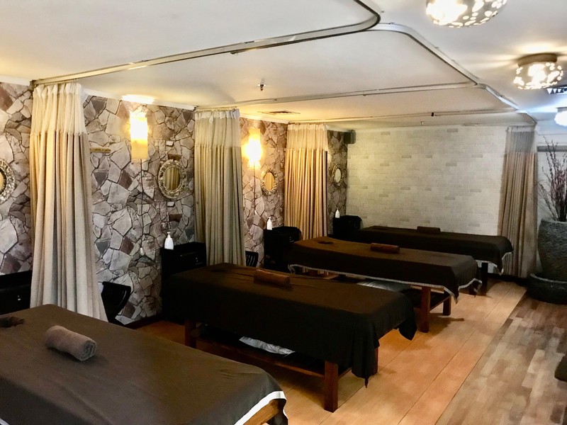Ruang Usaha 120 m2, Unfurnished, Di Lantai LG Menara Imperium, Kuningan Setiabudi