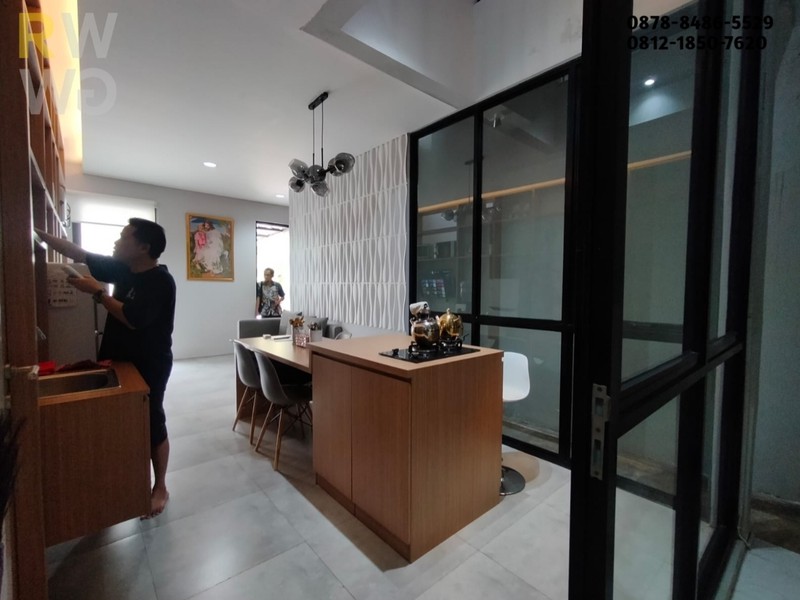 Sewa Rumah 2 Lantai di Grand Wisata Cluster O2 - Strategis, Aman & Siap Huni
