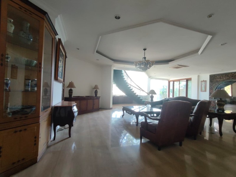 Dijual Rumah Mewah Simprug Garden - Lokasi Premium, Luas & Elegan