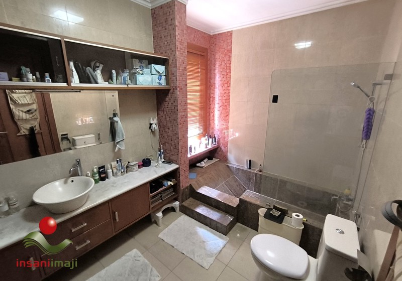 Rumah 2 Lantai lokasi strategis cipete jakarta selatan 