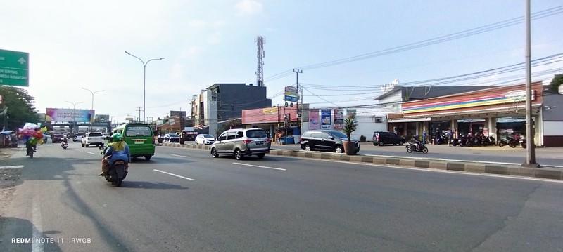 dijual cepat tanah kavling strategis sebrang kelurahan pondok jagung serpong tangsel ada bangunan indomaret kondisi ramai