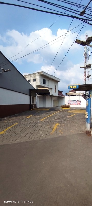 dijual cepat tanah kavling strategis sebrang kelurahan pondok jagung serpong tangsel ada bangunan indomaret kondisi ramai